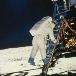 Que se hizo la primera vez que se llego a la luna?